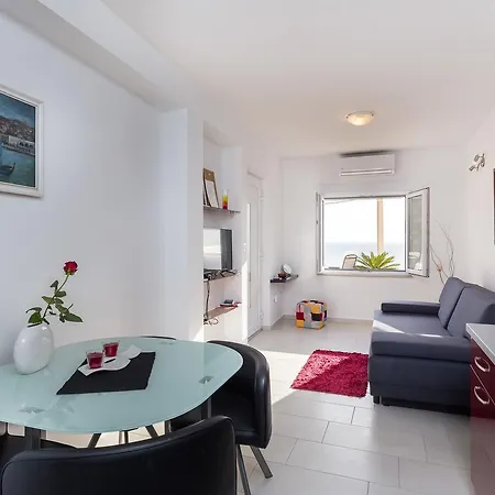 Luna Apartman